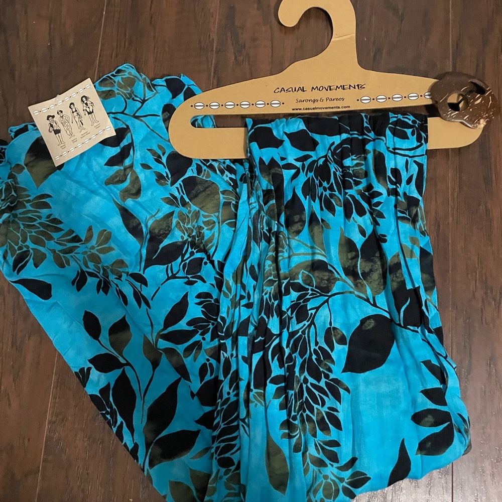 Casual Movements Sarong and Coconut Shell Tie